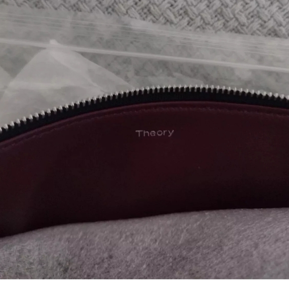 Theory Patent genuine leather Large Flat Pouch Clutch bag Black NWT - Picture 2 of 3